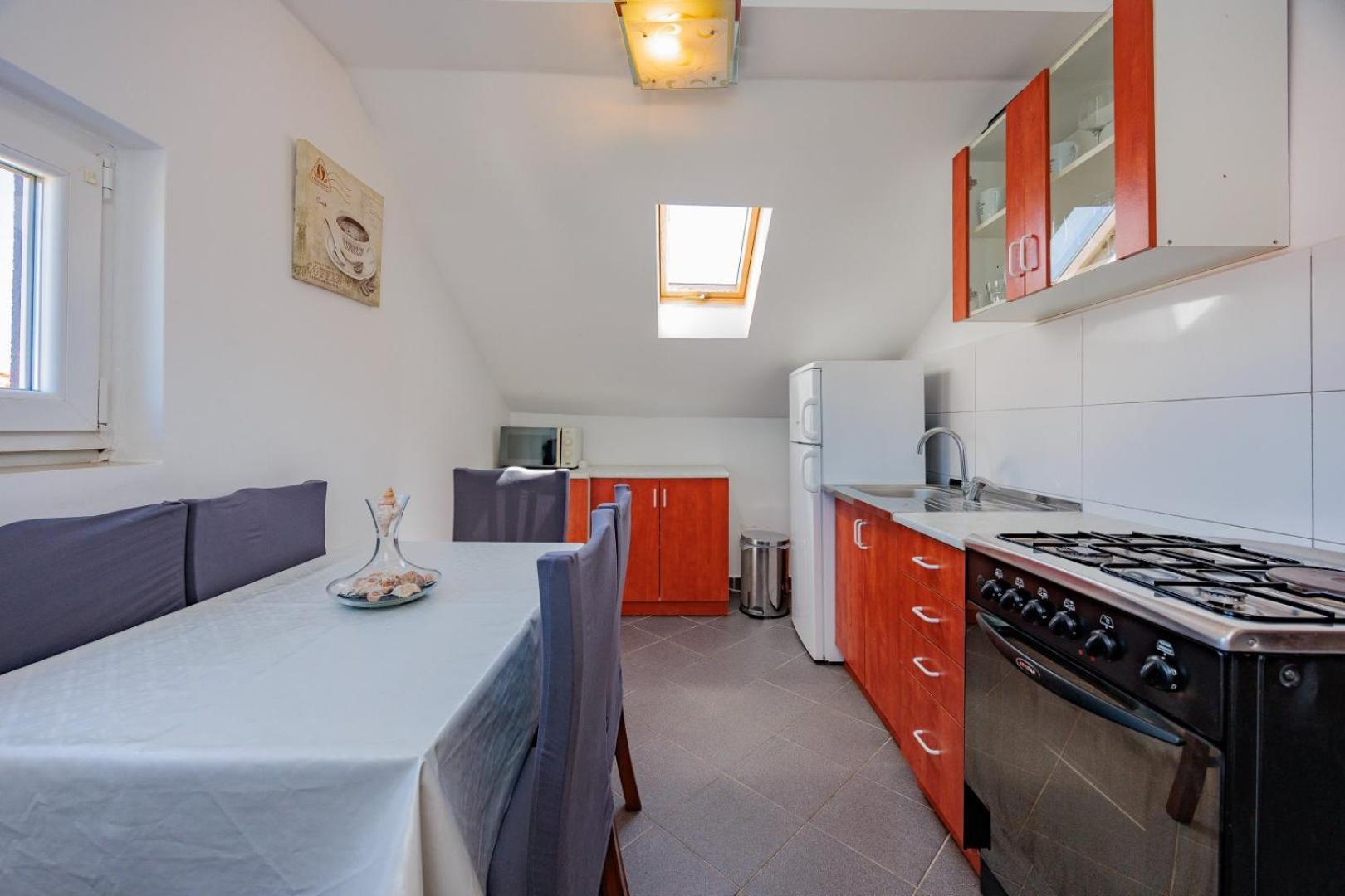 Crowonder Lucky Holiday House With Pool And Patio 30 Meters From The Beach Задар Екстериор снимка