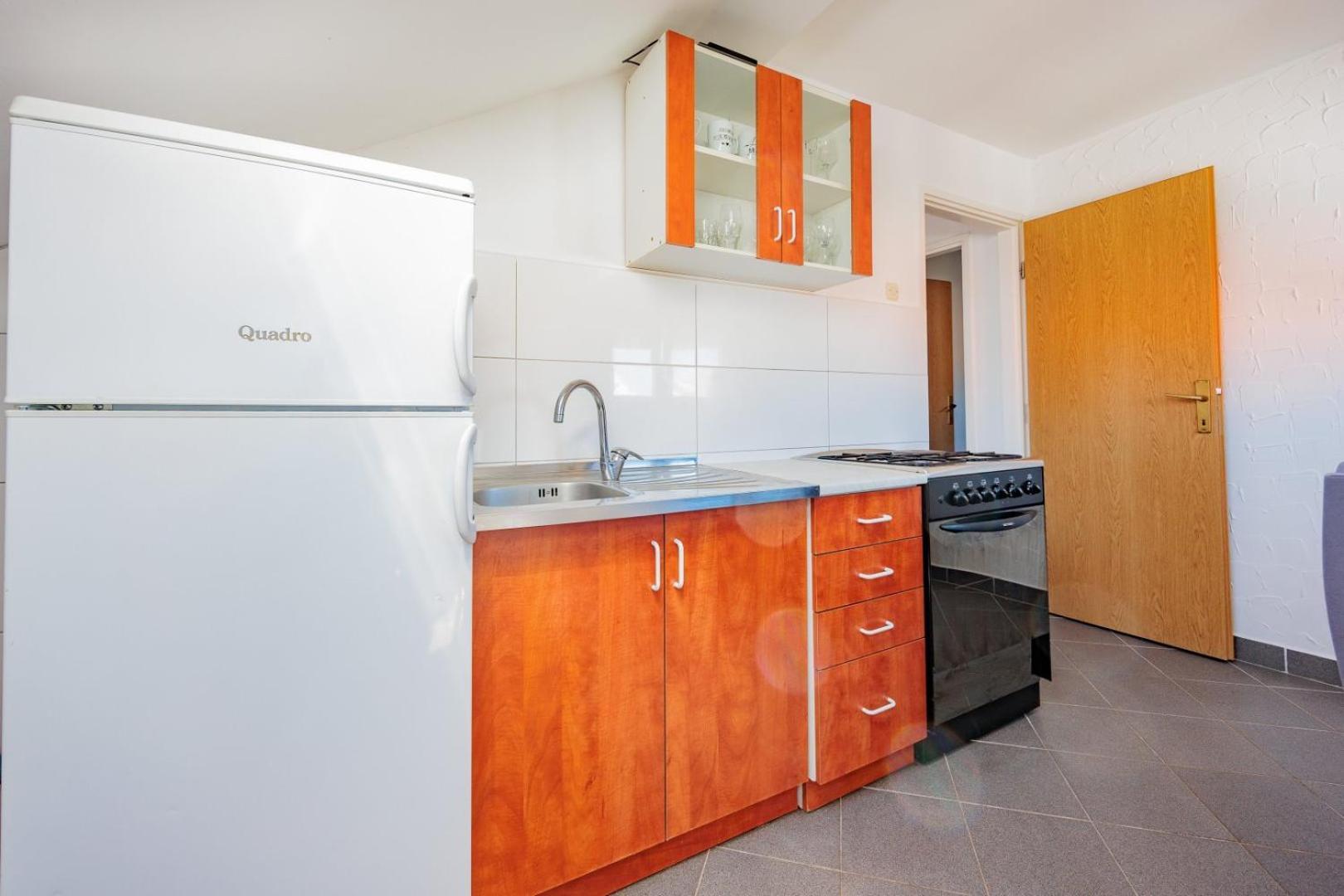 Crowonder Lucky Holiday House With Pool And Patio 30 Meters From The Beach Задар Екстериор снимка