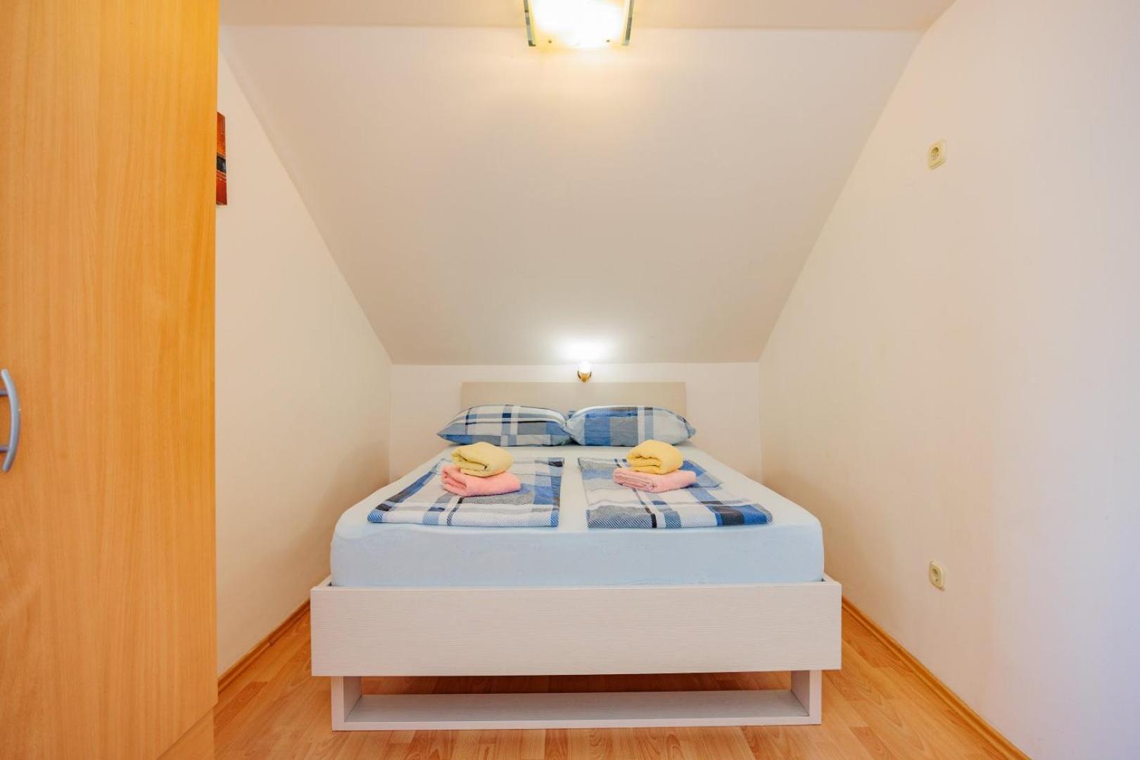 Crowonder Lucky Holiday House With Pool And Patio 30 Meters From The Beach Задар Екстериор снимка