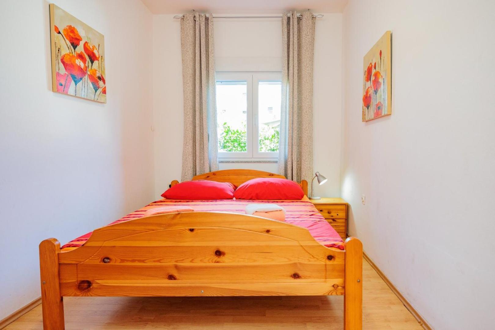 Crowonder Lucky Holiday House With Pool And Patio 30 Meters From The Beach Задар Екстериор снимка