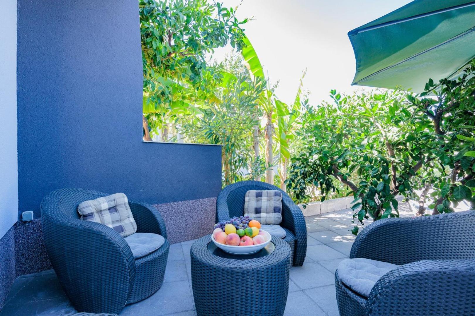 Crowonder Lucky Holiday House With Pool And Patio 30 Meters From The Beach Задар Екстериор снимка