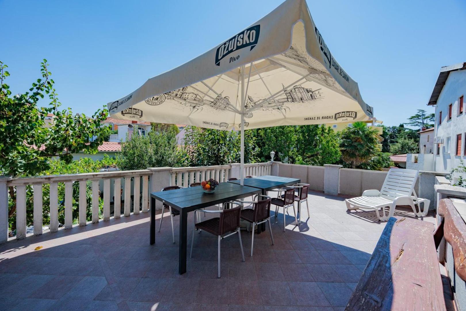 Crowonder Lucky Holiday House With Pool And Patio 30 Meters From The Beach Задар Екстериор снимка