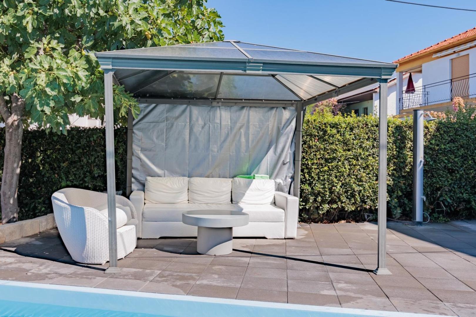 Crowonder Lucky Holiday House With Pool And Patio 30 Meters From The Beach Задар Екстериор снимка